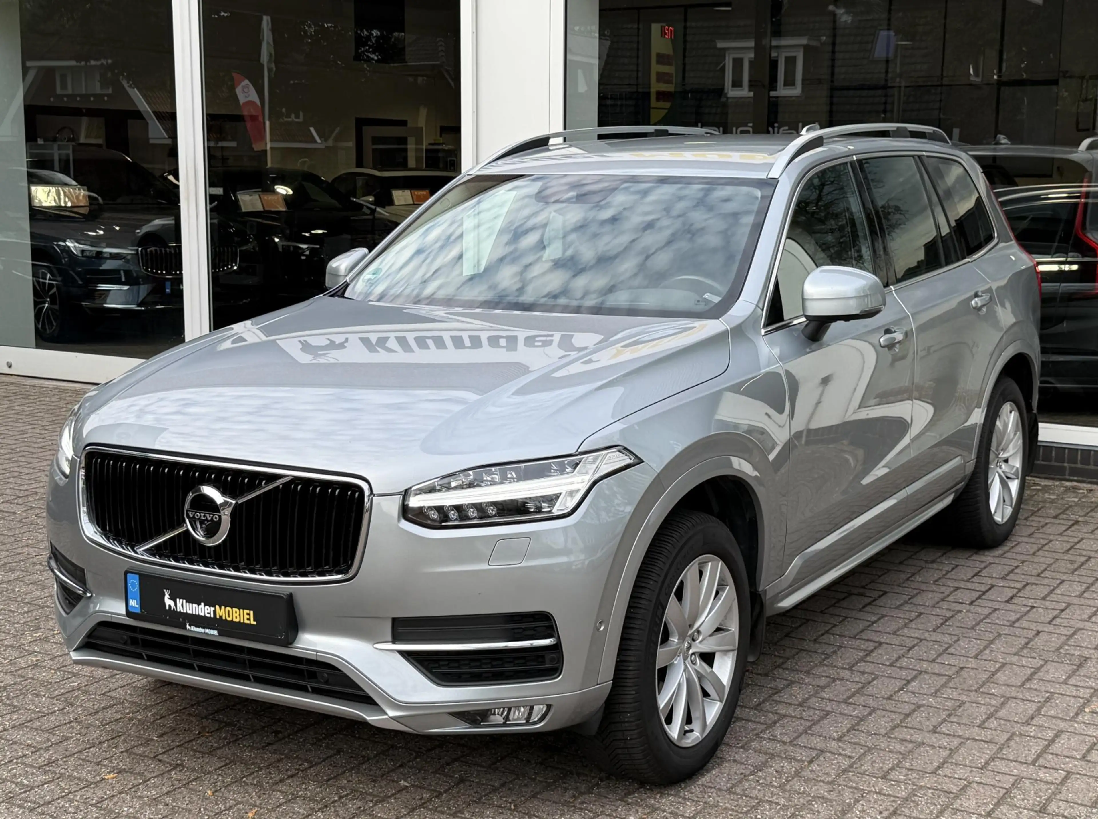 Volvo XC90 2.0 T5 AWD Momentum |360°Camera|Trekhaak|2e Eig| — photo 11