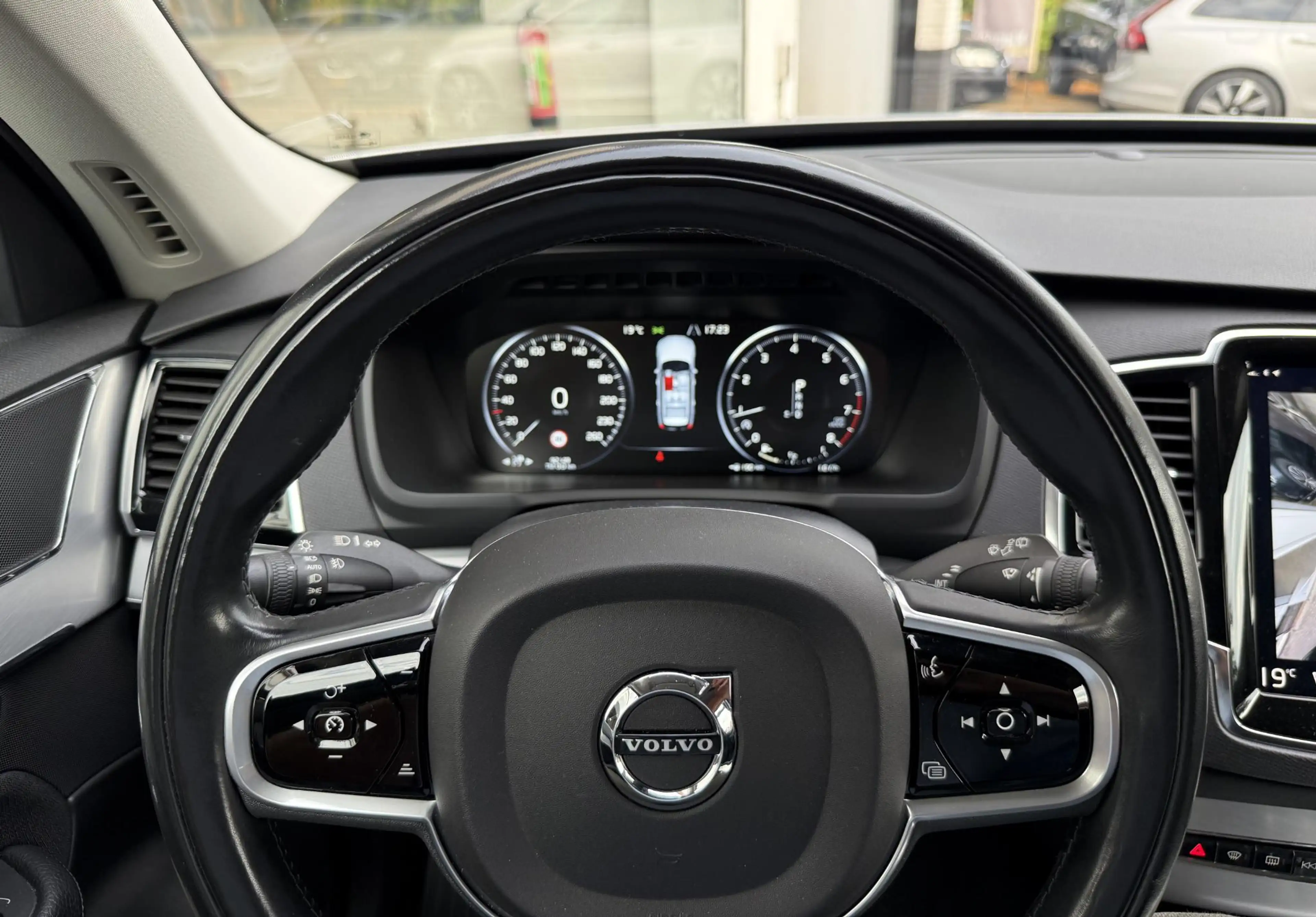 Volvo XC90 2.0 T5 AWD Momentum |360°Camera|Trekhaak|2e Eig| — photo 7