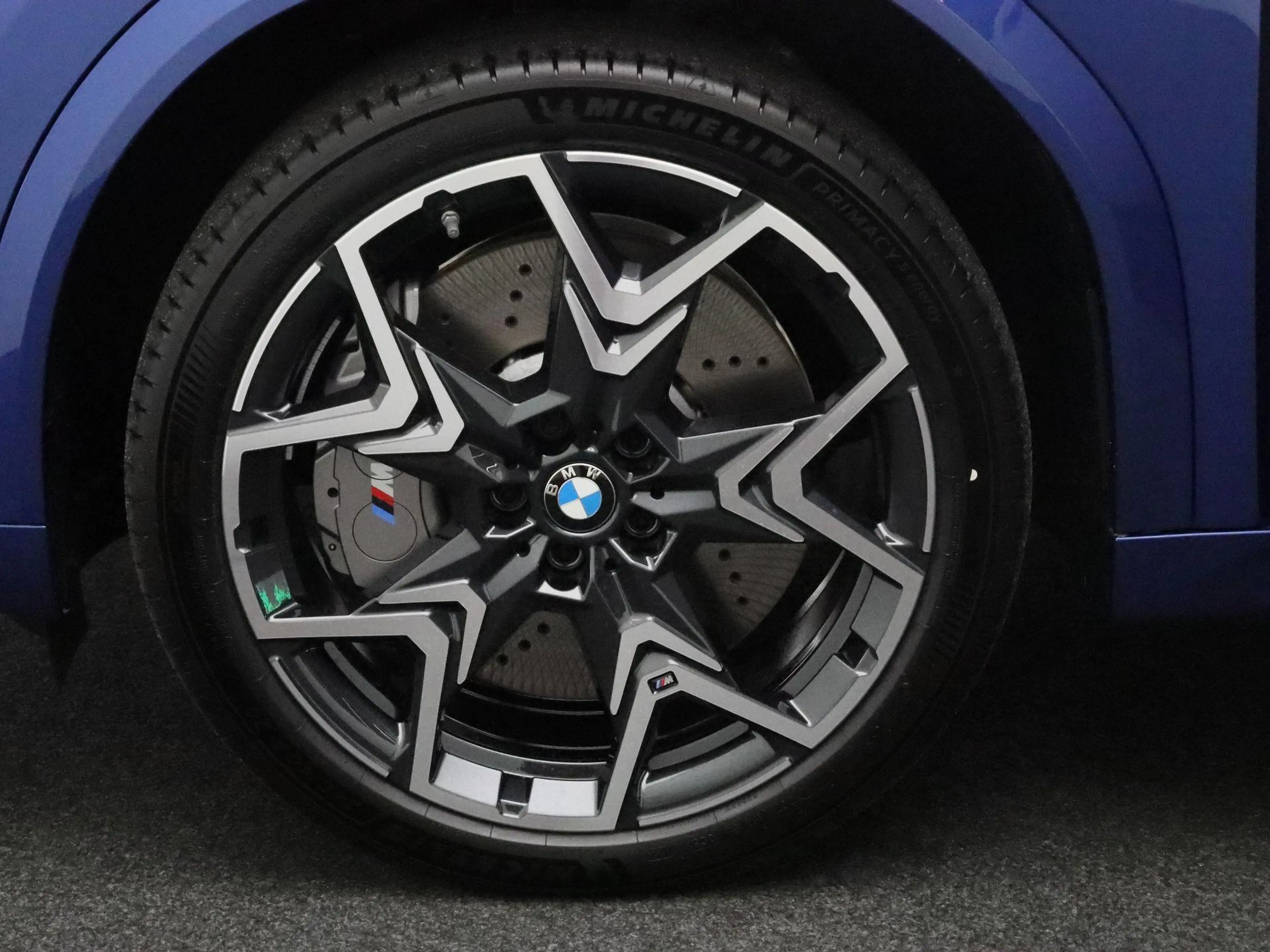 BMW iX2 eDrive20 M Sport Edition | M Sportpakket Pro | Pre — photo 6