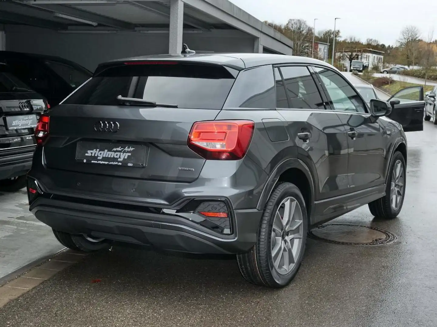 Audi Q2 S line 35 TDI quattro S tronic ACC AHK Alu-18 Grau - 2
