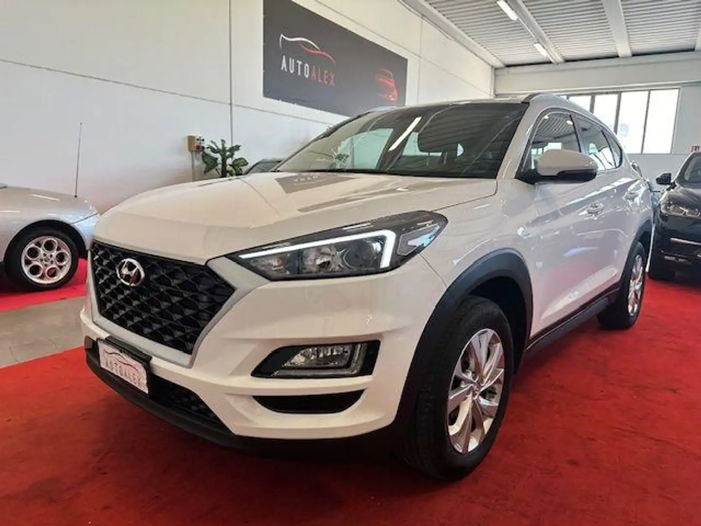 Hyundai TUCSON 1.6 crdi Xtech 2wd 115cv my20 Blanco - 1