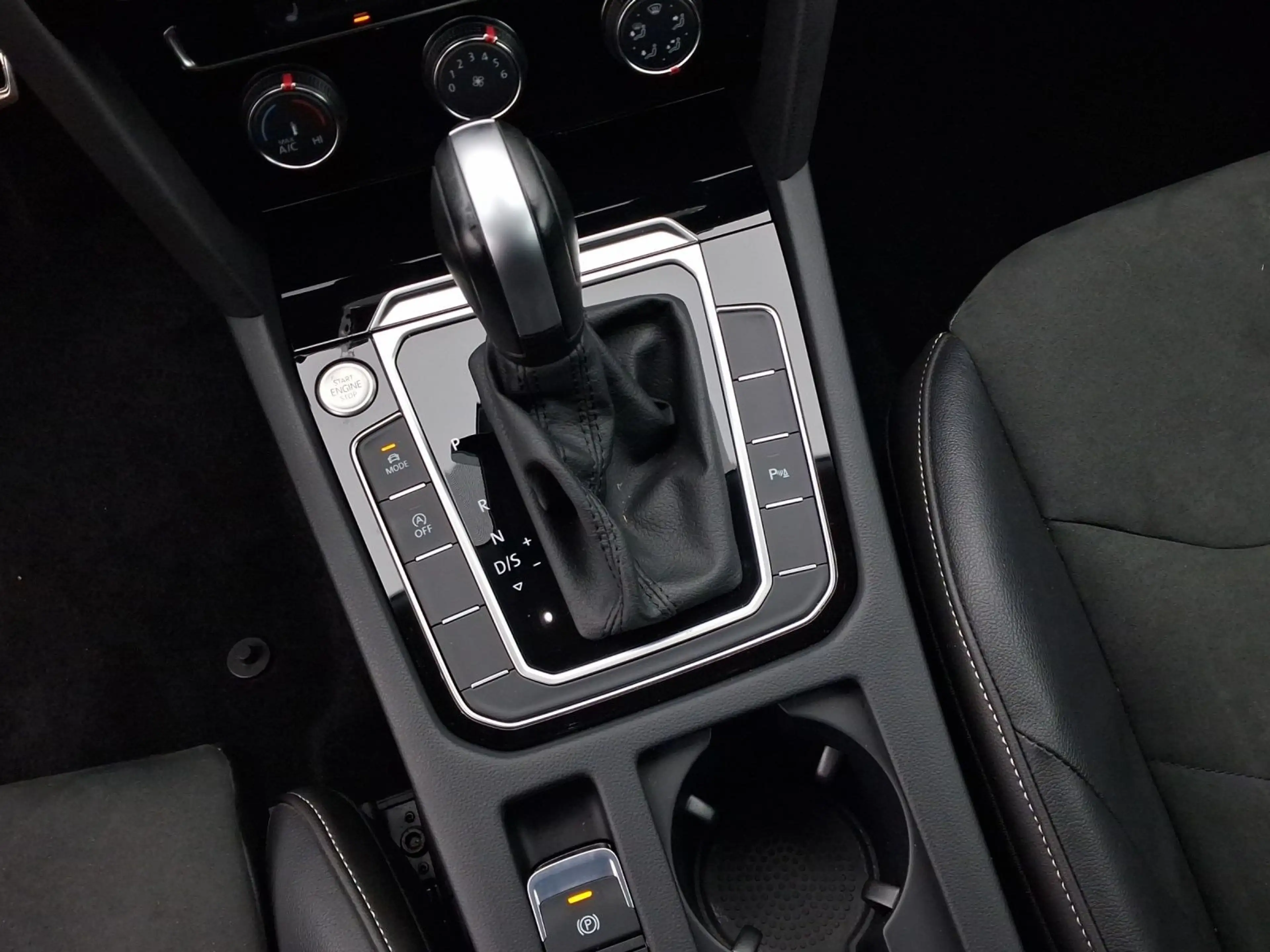 Volkswagen Arteon 2.0 TDI DSG 4M ELEGANCE AH — photo 7