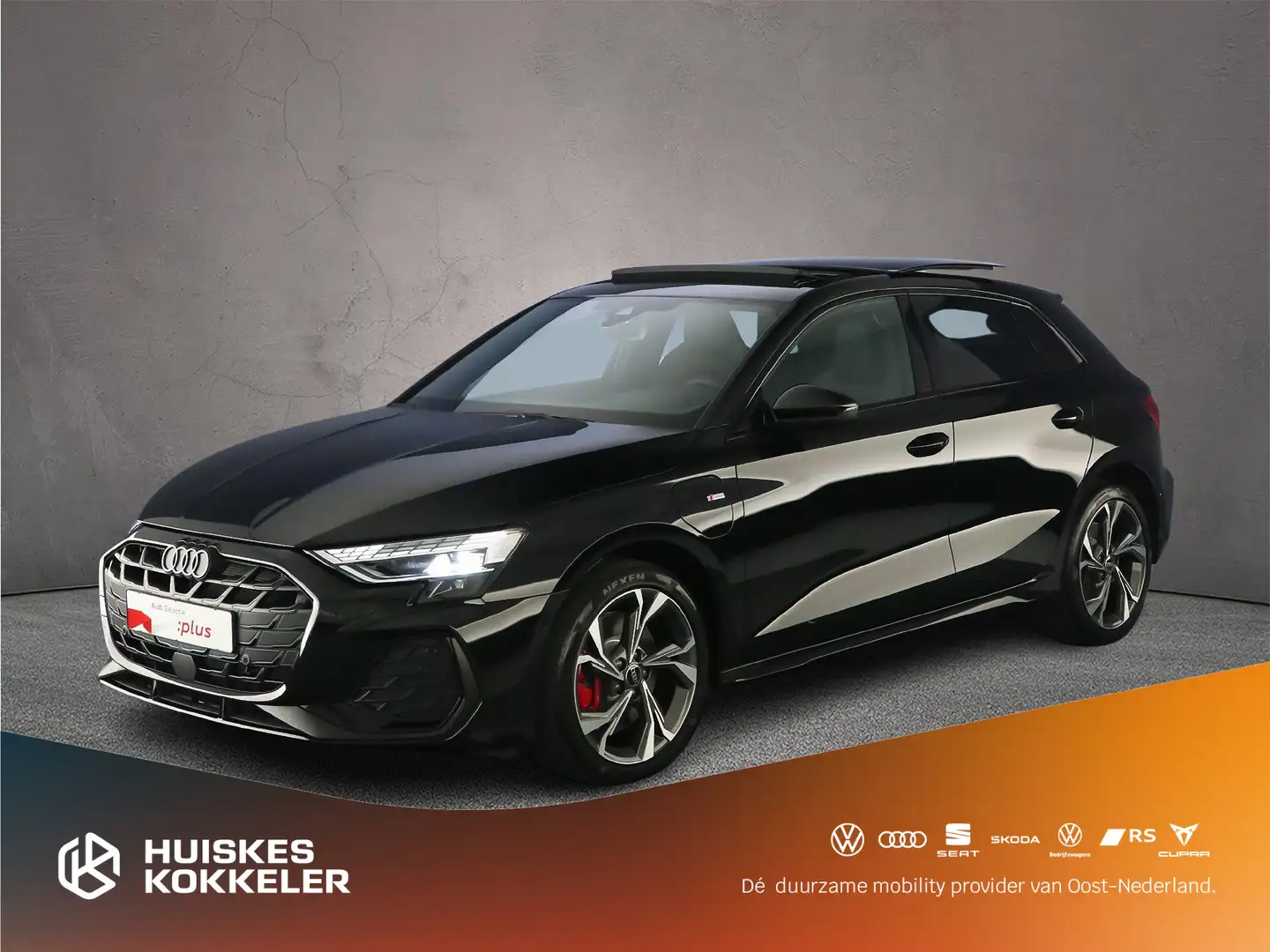 Audi A3 Sportback 45 TFSI e S edition Competition | Pano | Zwart - 1