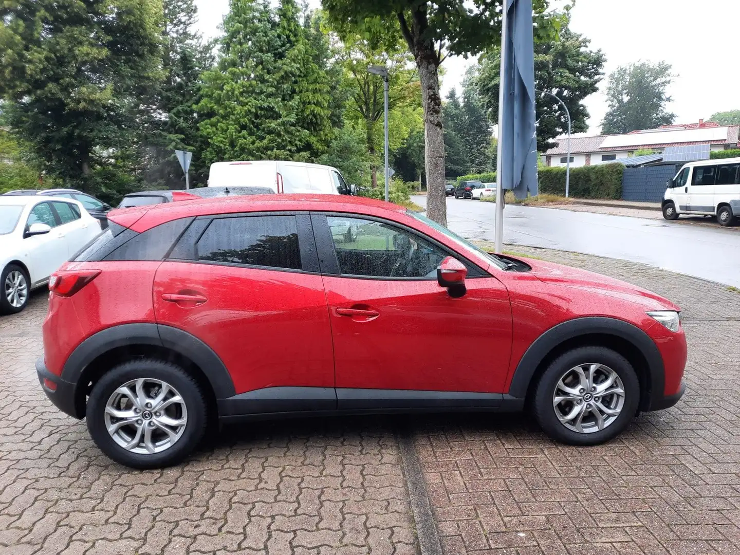 Mazda CX-3 Automatik Exclusive Ganzjahresreifen+Navi crvena - 2