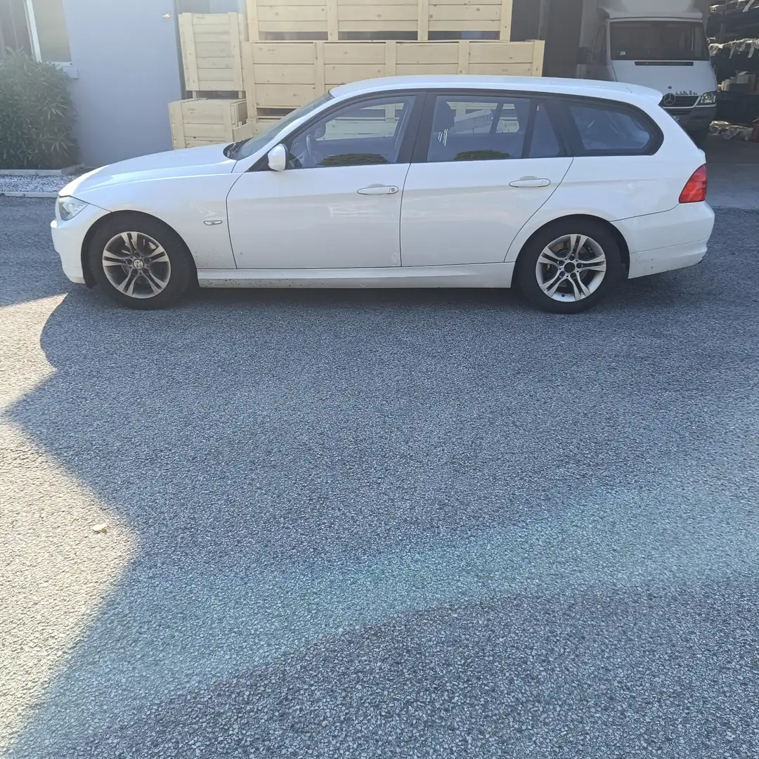 BMW 318 318tds Touring c/clima auto - 2