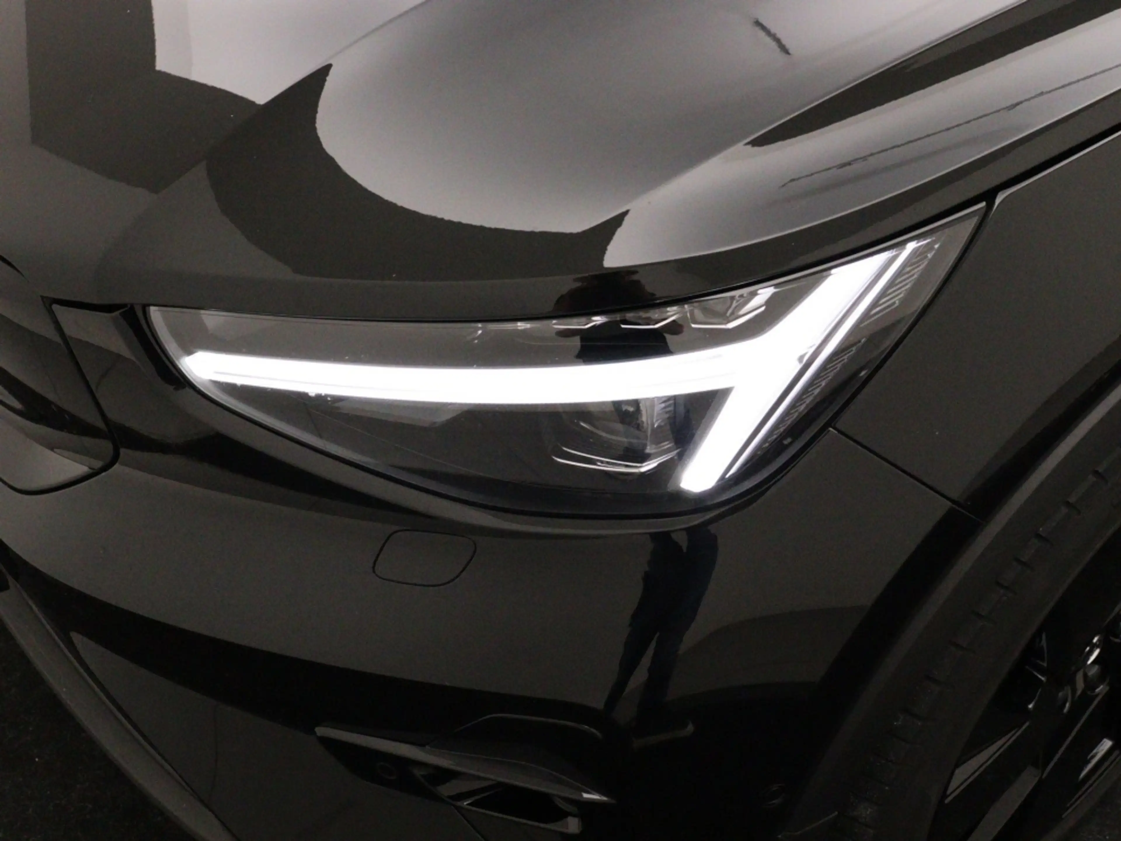 Volvo EC40 EXTENDED RANGE BLACK EDITION 20INCH HARMAN KARDON — photo 10