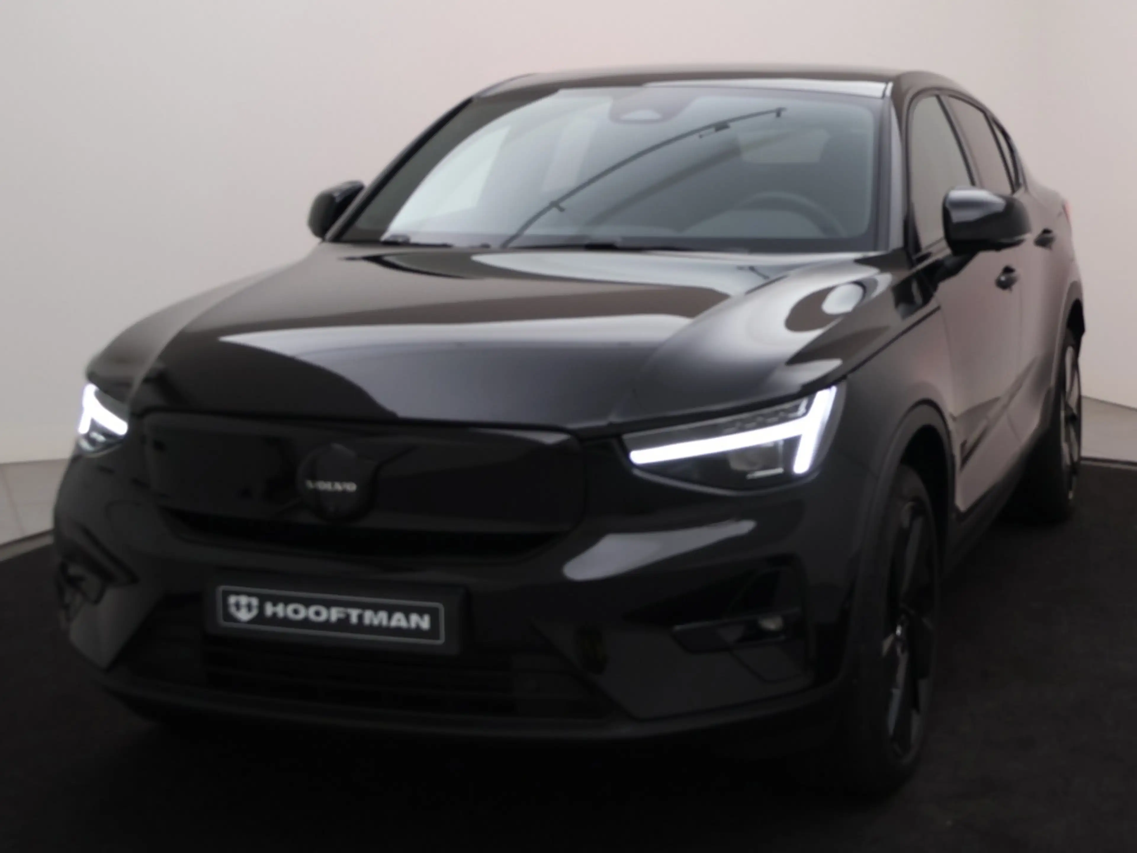 Volvo EC40 EXTENDED RANGE BLACK EDITION 20INCH HARMAN KARDON — photo 6