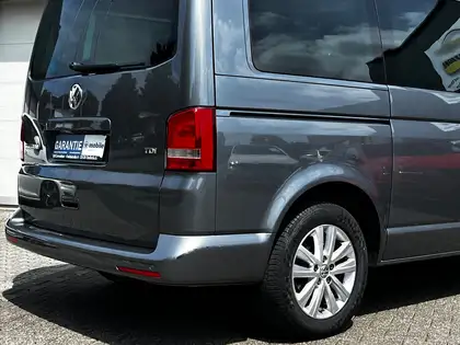 Annonce voiture d'occasion Volkswagen T5 Multivan - CARADIZE