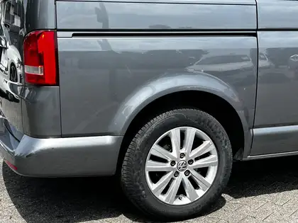 Annonce voiture d'occasion Volkswagen T5 Multivan - CARADIZE
