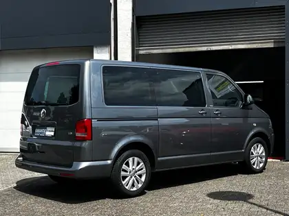 Annonce voiture d'occasion Volkswagen T5 Multivan - CARADIZE