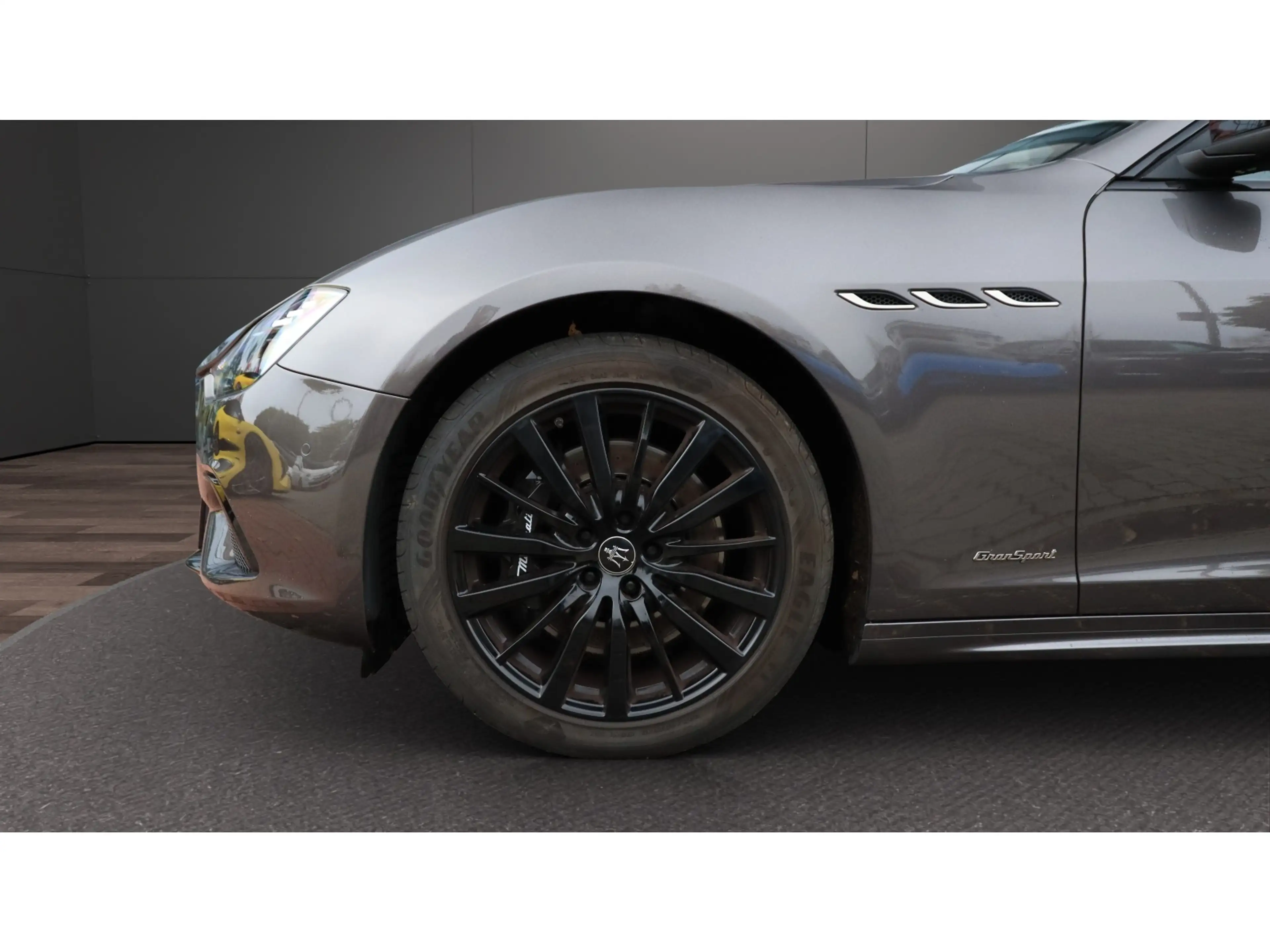 Maserati Ghibli Gran Sport S Q4 — photo 11