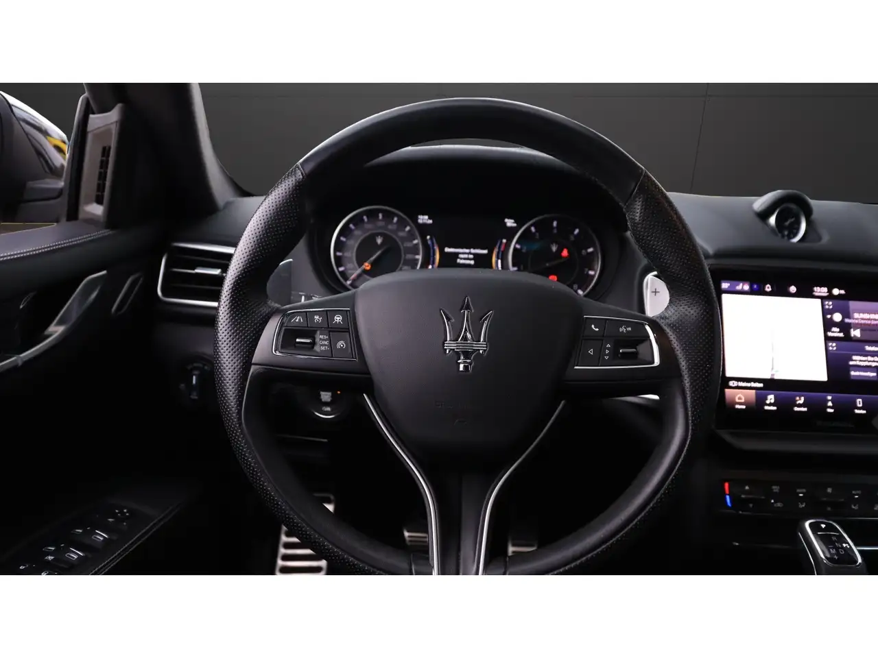 Maserati Ghibli 2021 — фото 8