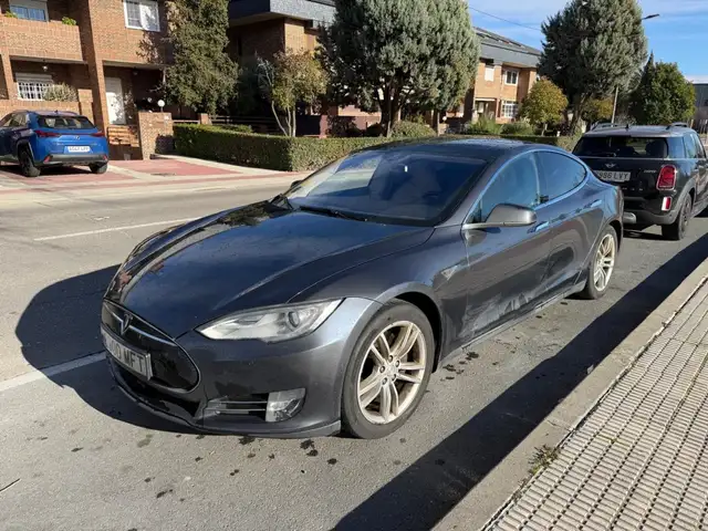 Tesla Model S P85 RWD