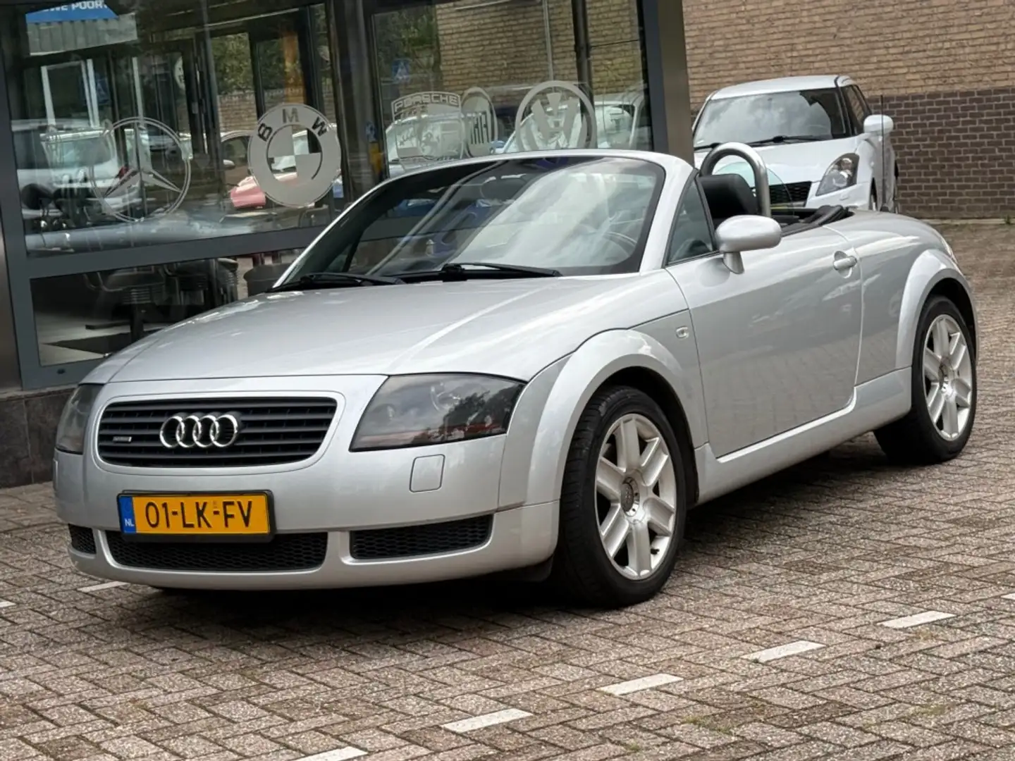 Audi TT 1.8 5V Turbo Quattro 225PK Cabrio Leder Stoelverw. Gris - 2