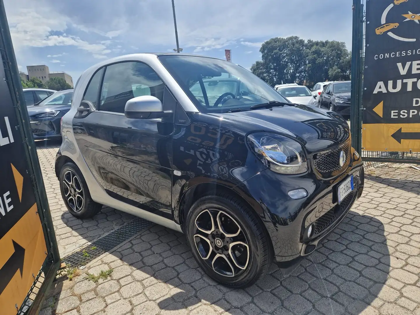 smart forTwo 1.0 Passion 71cv twinamic PROMO FINANZIAMENTO Zwart - 1