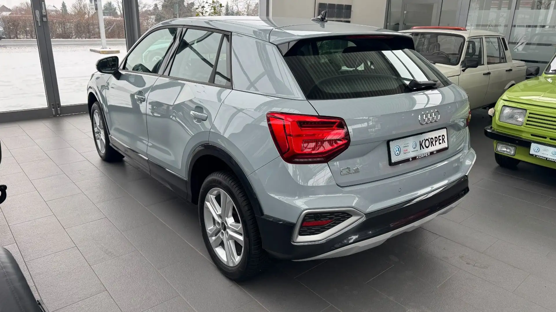 Audi Q2 35 TFSI advanced Gris - 2