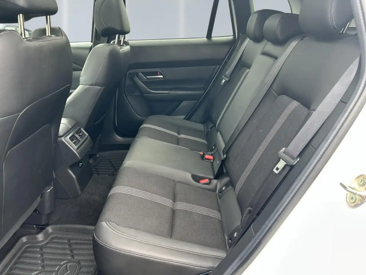 Mazda CX-50 photo Mazda CX-50