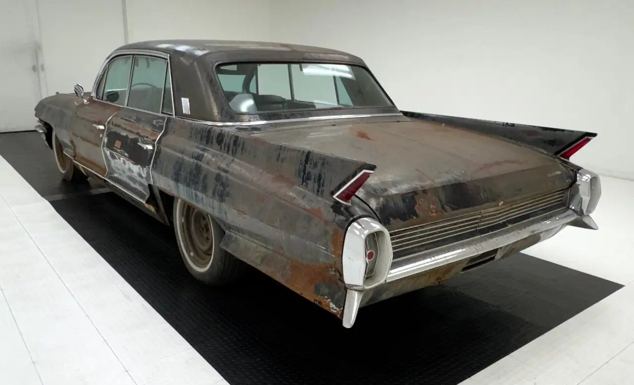 Cadillac Fleetwood 60 Series Special Sedan, foto 3