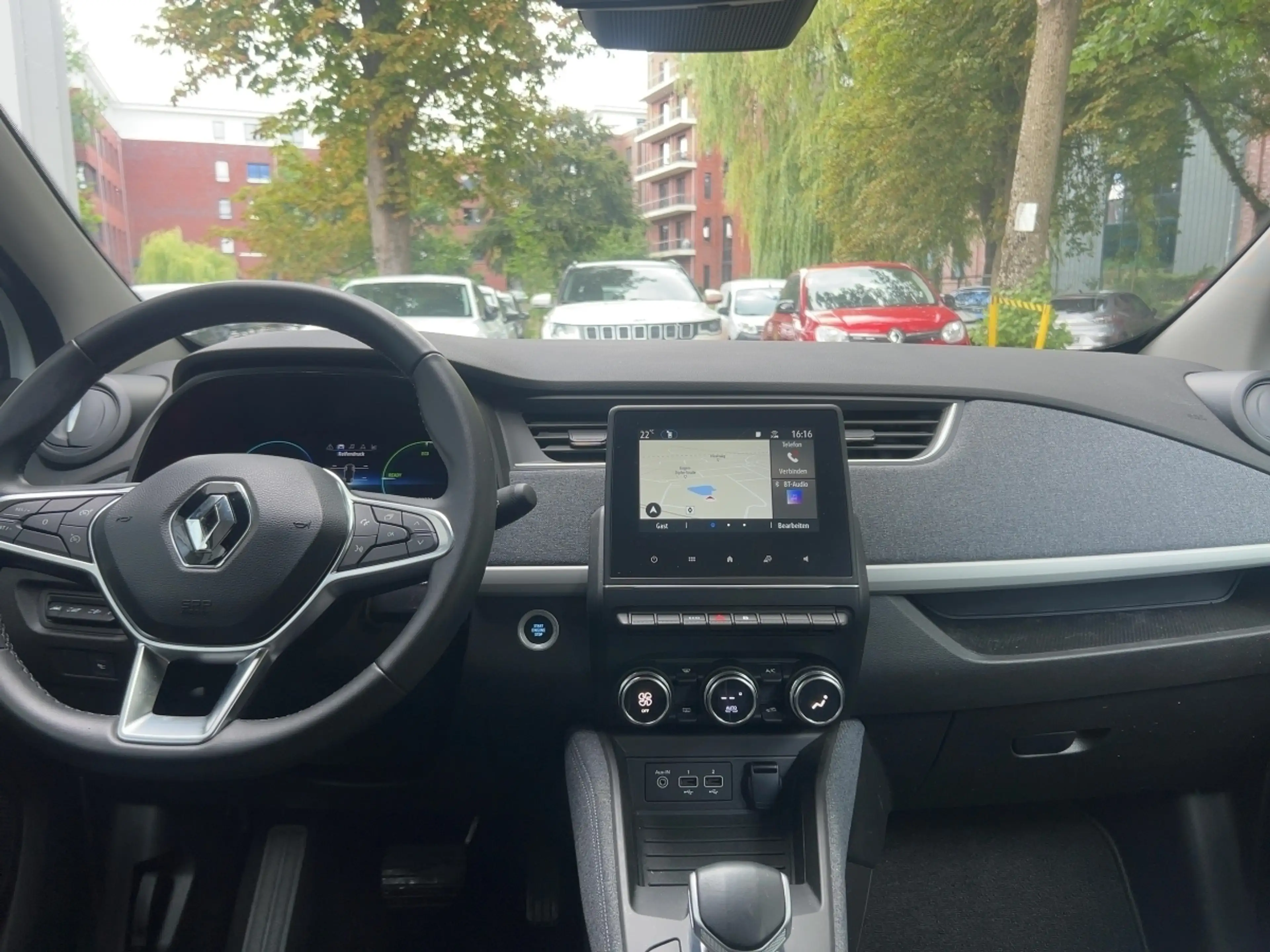 Renault ZOE Evolution EV50 110hp  PDC — photo 12