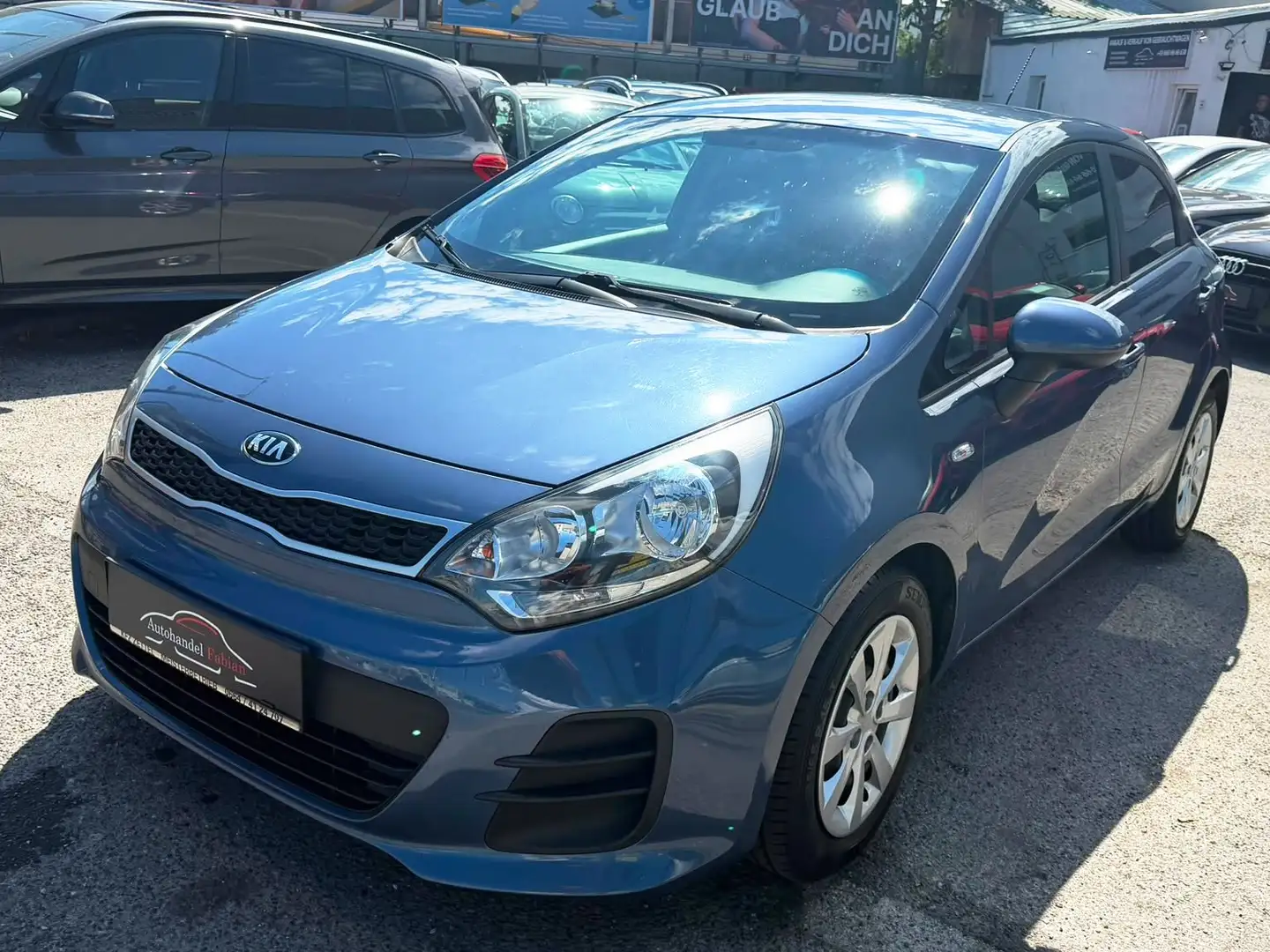 Kia Rio 1,2 MPI Titan mit Klima Freisprecher Metallic Blau - 1