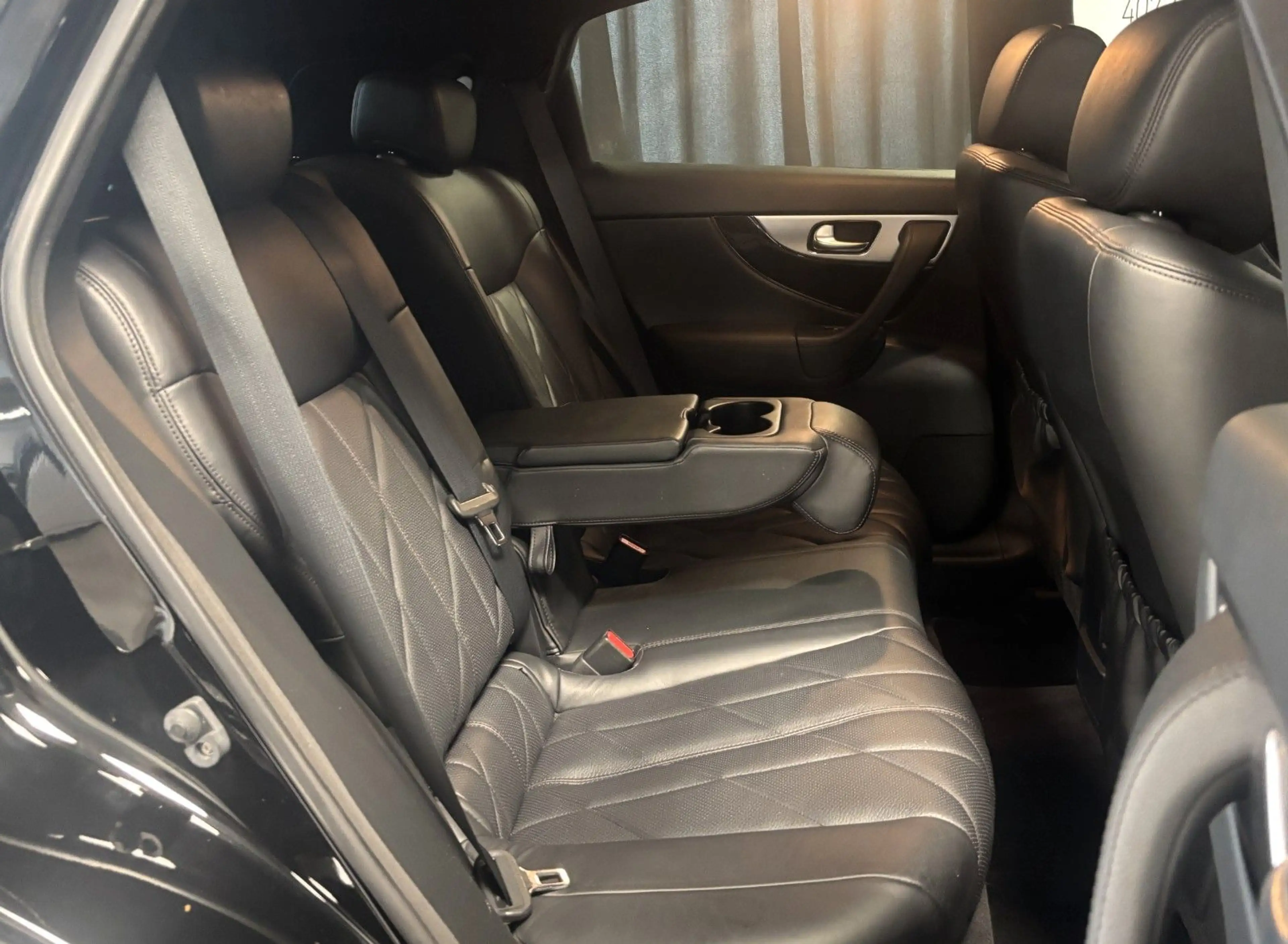 Infiniti FX 30d V6 Premium S*AWD*Leder*NAVi+Kamera*VOLL — photo 5