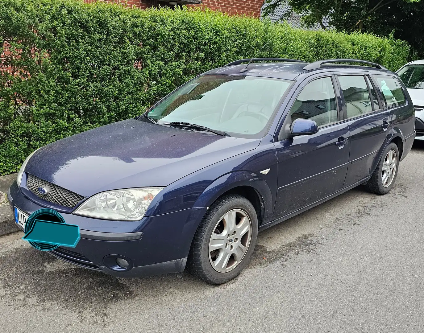 Ford Mondeo Mondeo 2.0  Turnier Ghia Albastru - 2