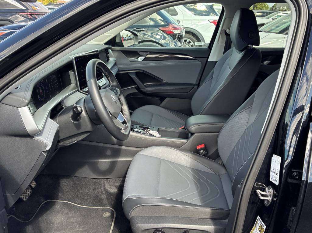 2026 Volkswagen Tiguan Comfortline 4Motion | Leatherette | Heated Seats + Steering | Remote Start | and More ! — photo 2