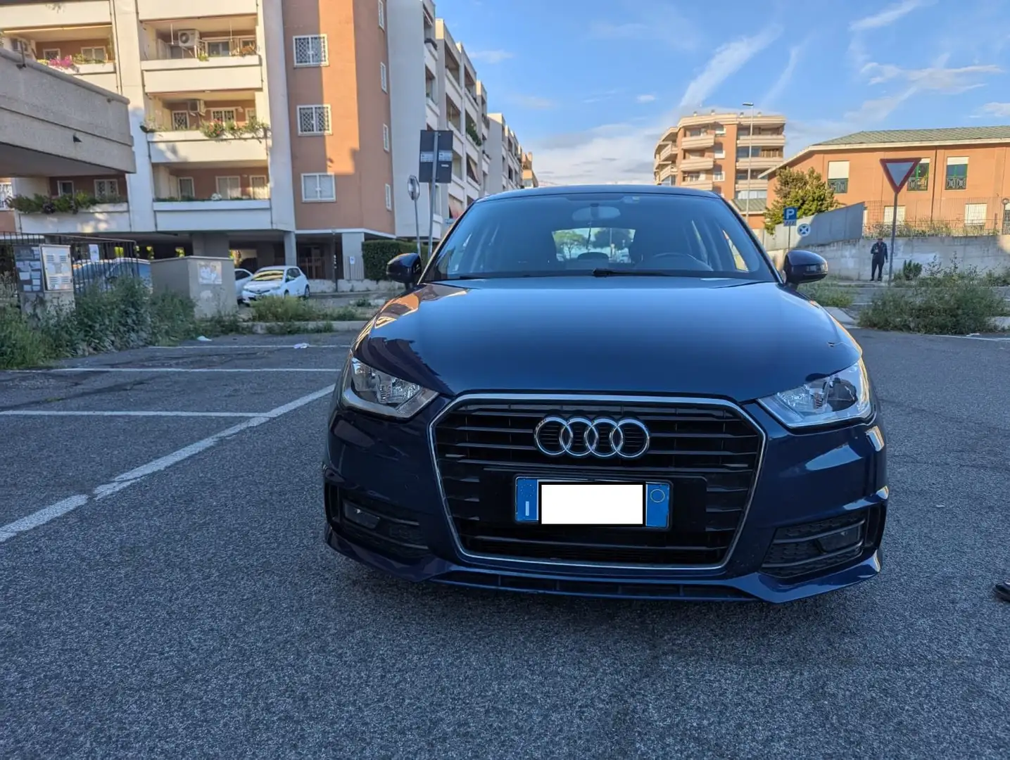 Audi A1 Sportback 1.0 tfsi sline 82cv Blu/Azzurro - 2
