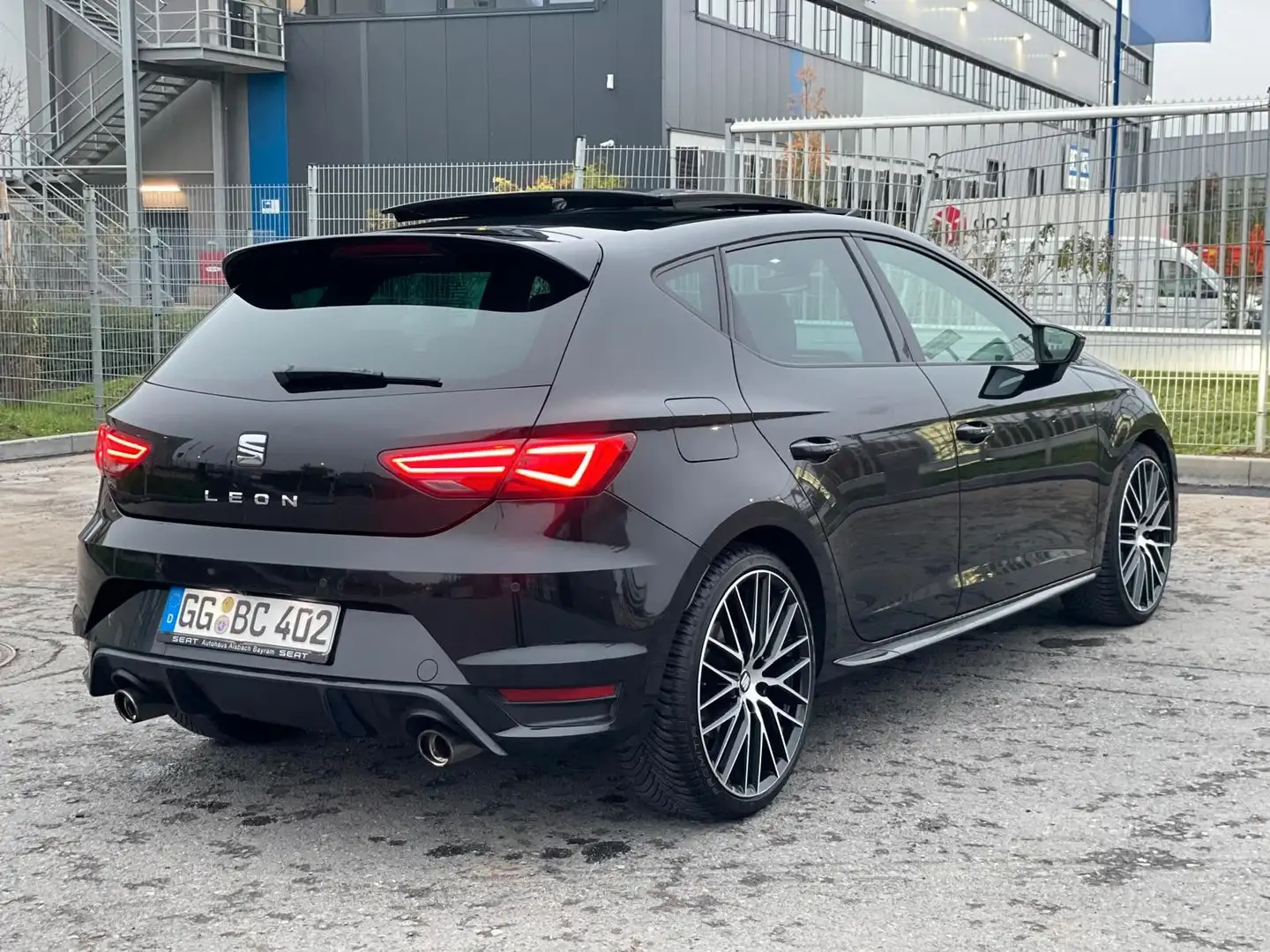 SEAT Leon FR Automatik Led Pano 1.Hand Voll! Noir - 2