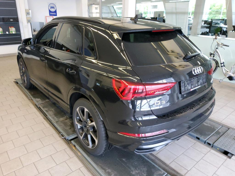 Audi Q3 40TDi Q S LINE/BLACK/19Z./LED/CARPLAY/DAB+/VC — photo 8