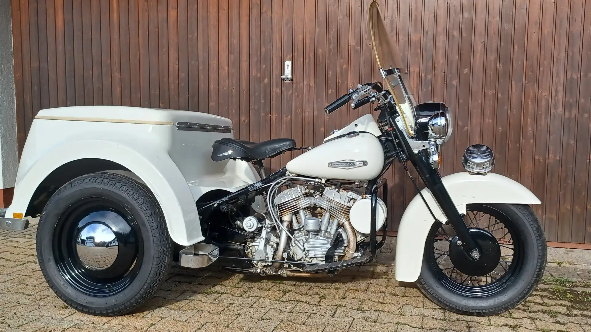 Harley-Davidson Trike Trike in Weiß gebraucht in Forbach für € 23.900,-