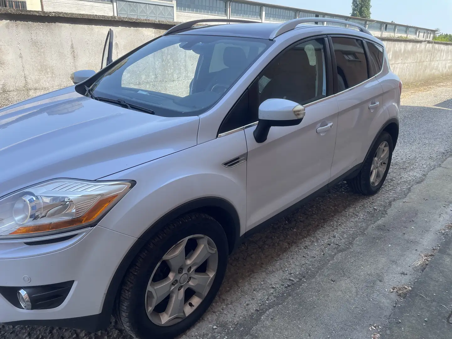 Ford Kuga - 2