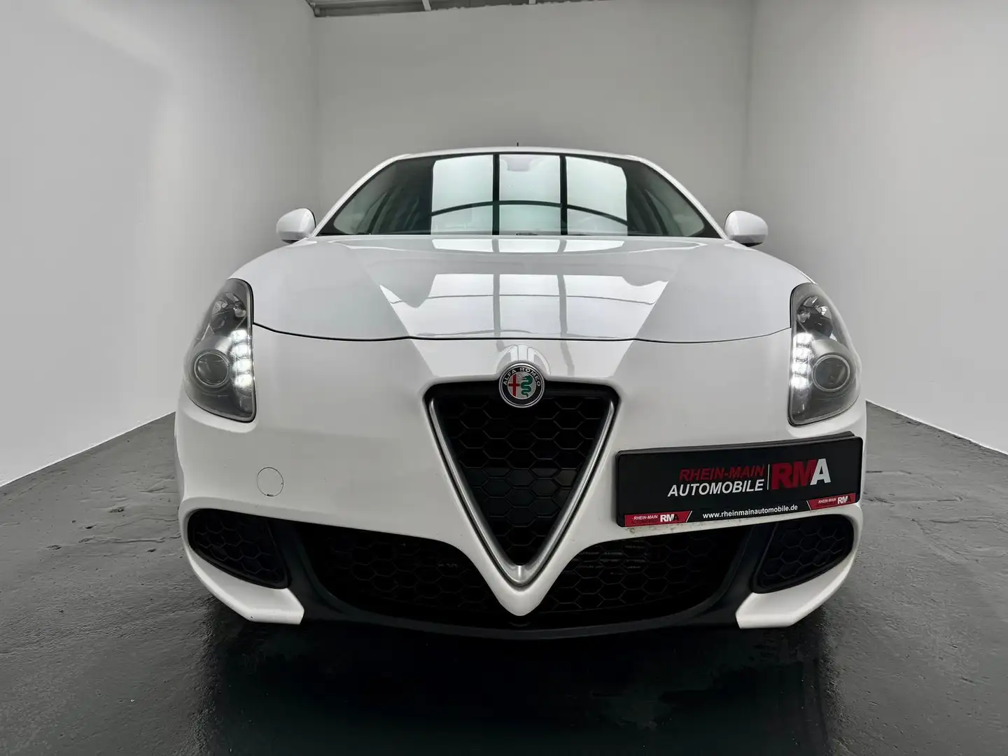 Alfa Romeo Giulietta Basis 1.6 JTD +KLIMA+GUTER-ZUSTAND+ALU Weiß - 2