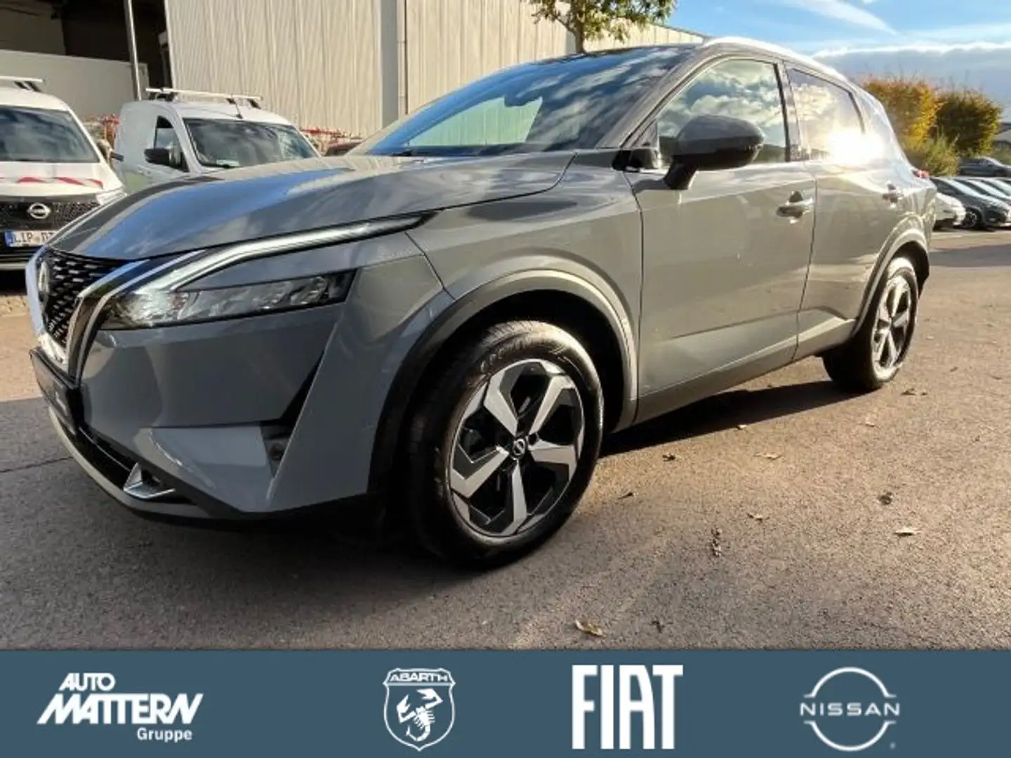 Nissan Qashqai 1.3 DIG-T N-Connecta,LED,Navi,PDC,Kamera Gris - 1