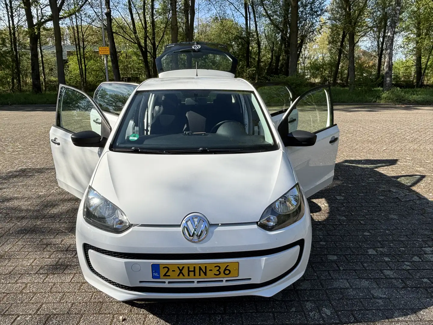 Volkswagen up! take - 1