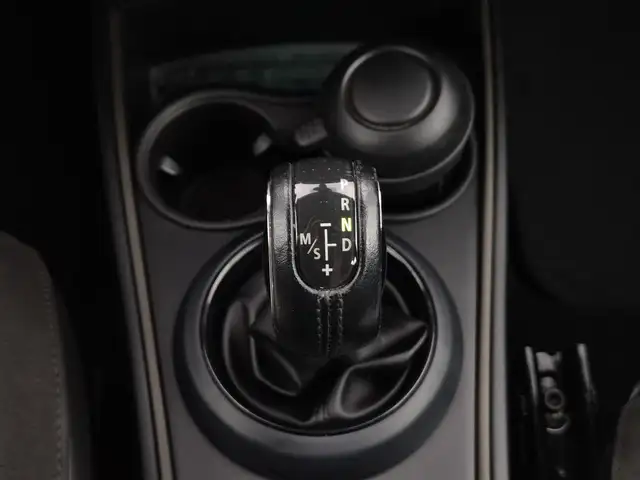 Mini Cooper Cooper view 10
