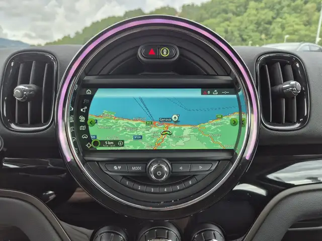 Mini Cooper Cooper view 11