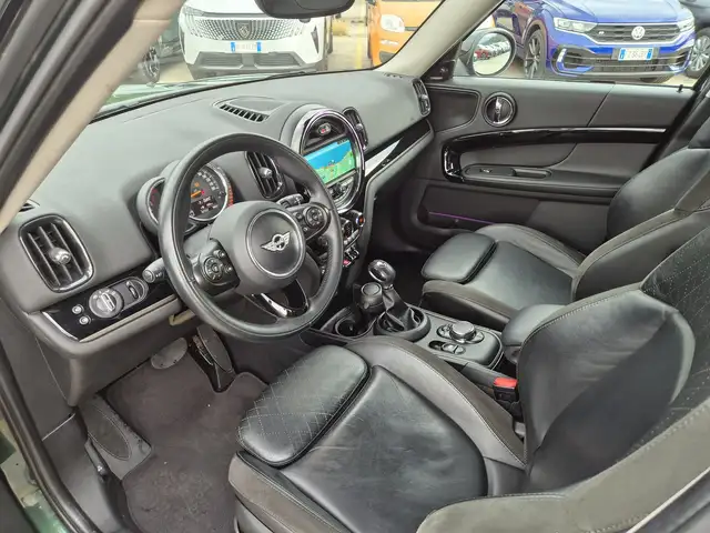 Mini Cooper Cooper view 6