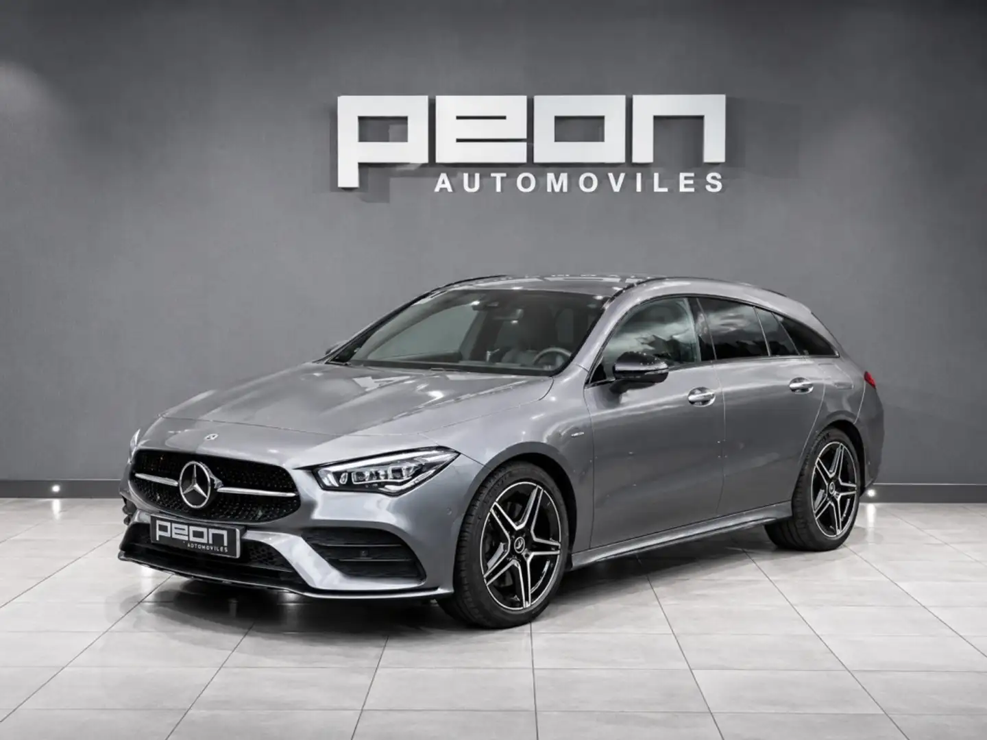 Mercedes-Benz CLA 200 Shooting Brake Gris - 1