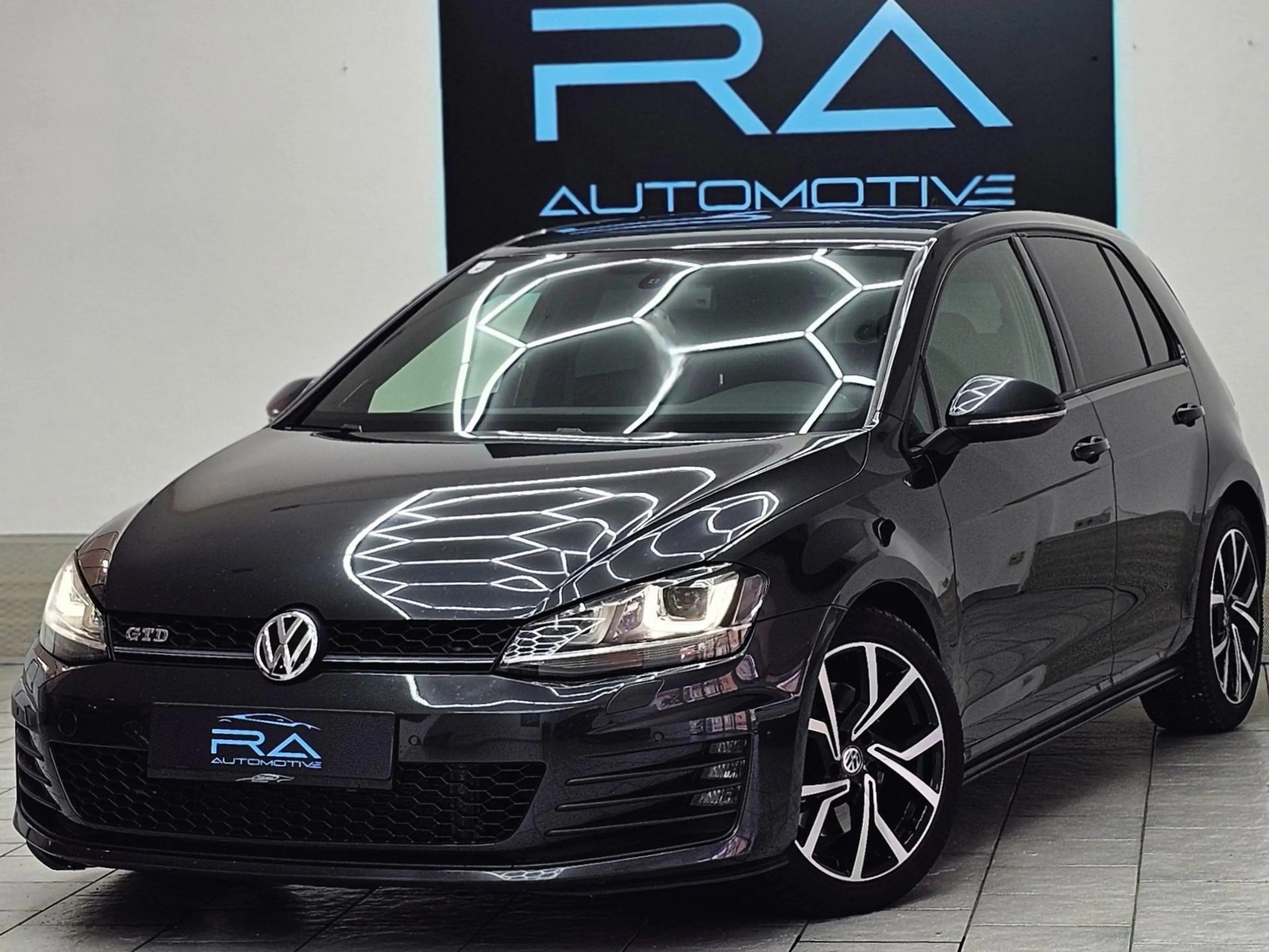 Volkswagen Golf GTD GTD BMT — photo 3