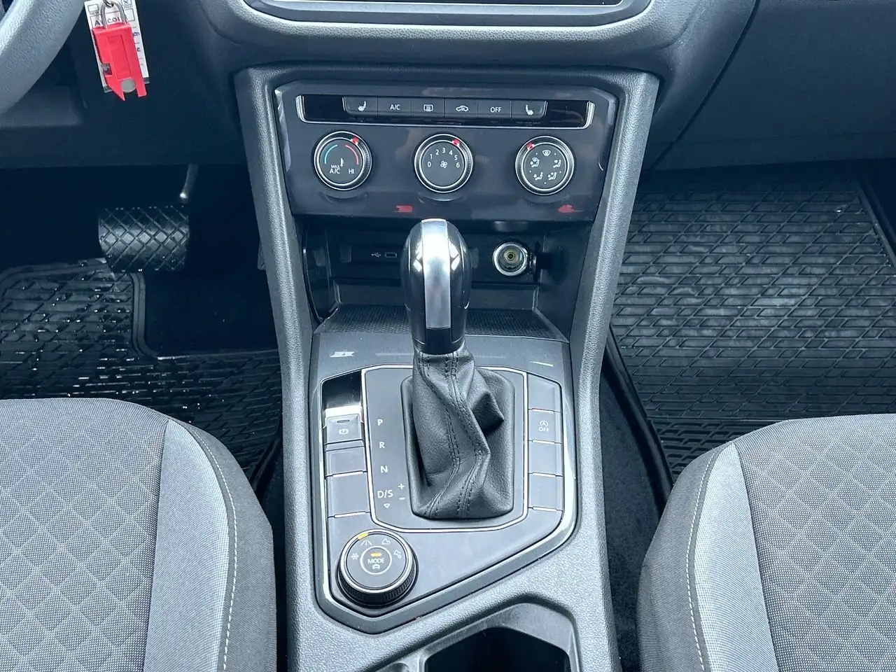 Volkswagen Tiguan снимка Volkswagen Tiguan