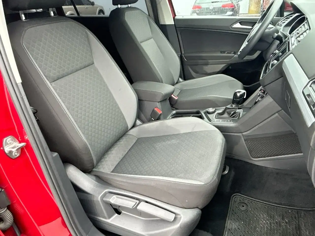 Volkswagen Tiguan снимка Volkswagen Tiguan