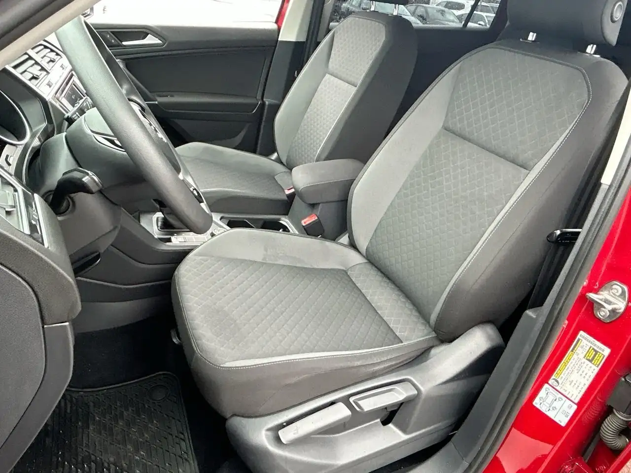 Volkswagen Tiguan снимка Volkswagen Tiguan