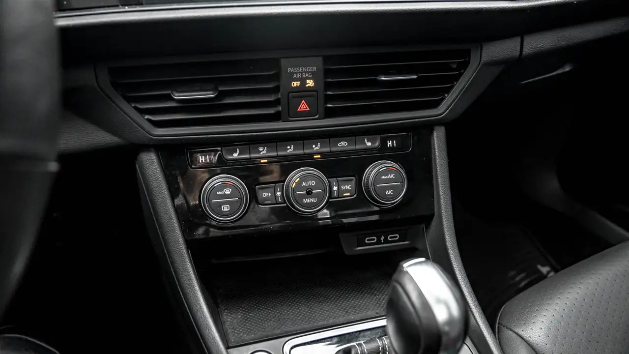 Volkswagen Jetta снимка Volkswagen Jetta