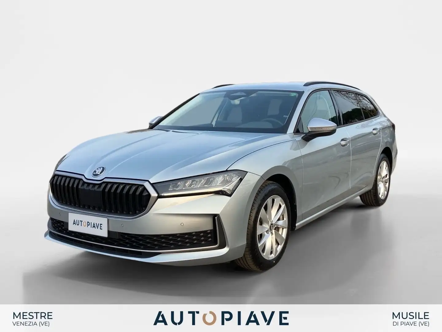 Skoda Superb Superb 2.0 TDI DSG Wagon Selection Zilver - 1
