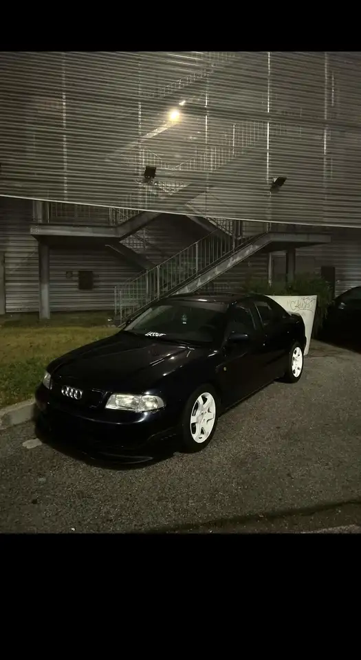 Audi A4 1.8, foto 3