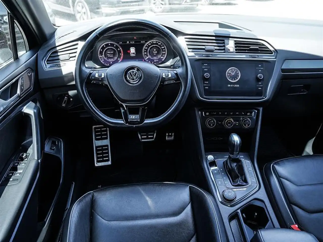 Volkswagen Tiguan снимка Volkswagen Tiguan
