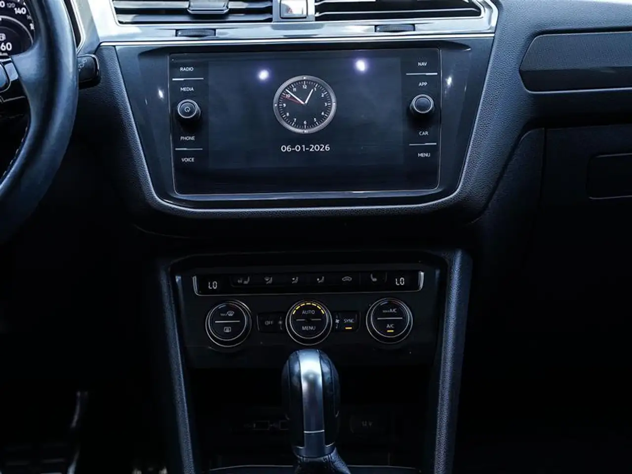 Volkswagen Tiguan снимка Volkswagen Tiguan