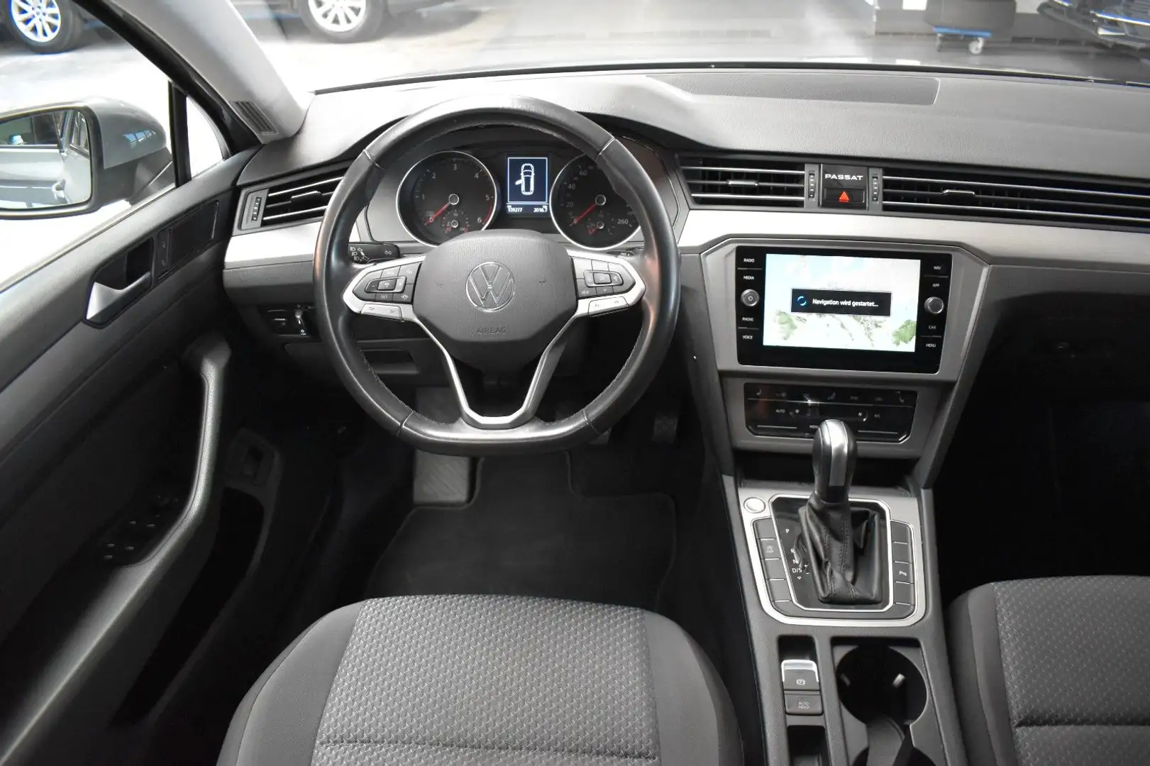 Volkswagen Passat Variant Passat 2.0 TDI Variant*KAMERA*ACC*LED*NAVI*SHZ* Grijs - 2
