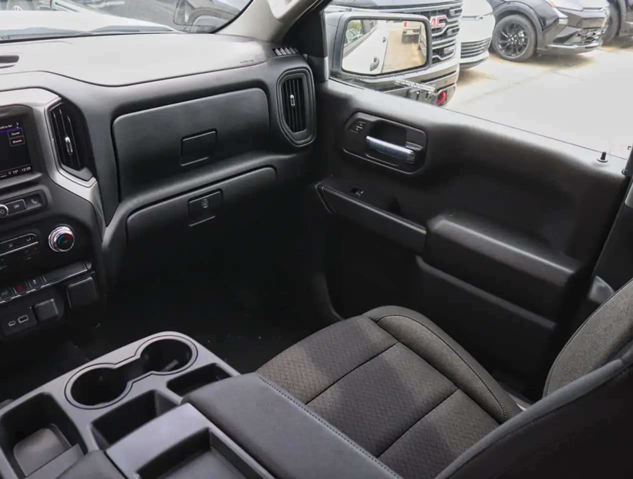 GMC Sierra 1500 снимка GMC Sierra 1500